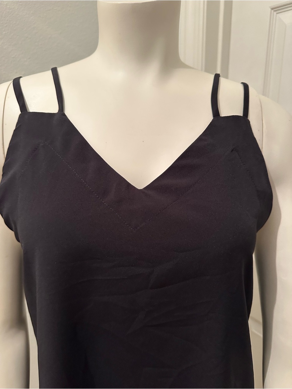 Heidi Houston Women's Black Double-Strap V-Neck Camisole small - Picture 2 of 8